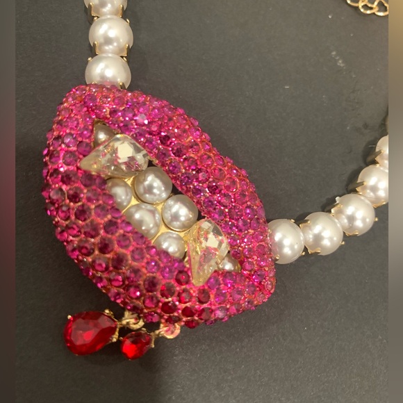 BETSEY JOHNSON Vampire 🧛‍♀️ Necklace New 🆕 - Picture 6 of 7